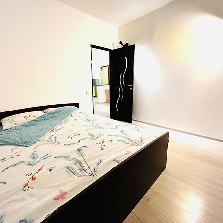 Confortmodern Flat3 Rooms Bacău Exterior foto